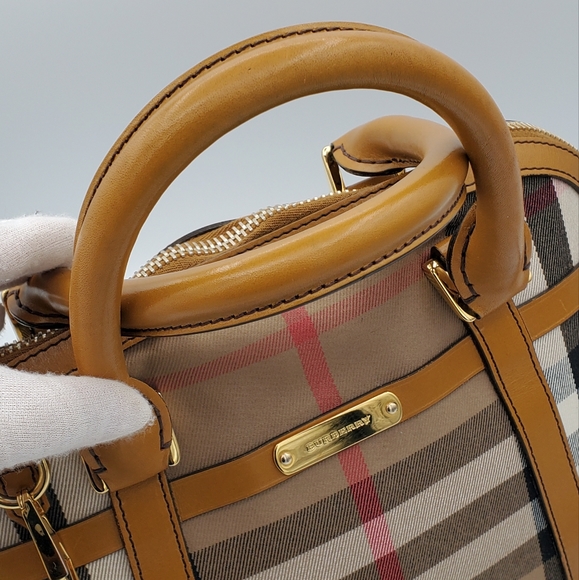 ๐ SOLD ๐ Burberry Bridle Calfskin House Check Small Orchard Bowling Bag - Picture 9 of 17